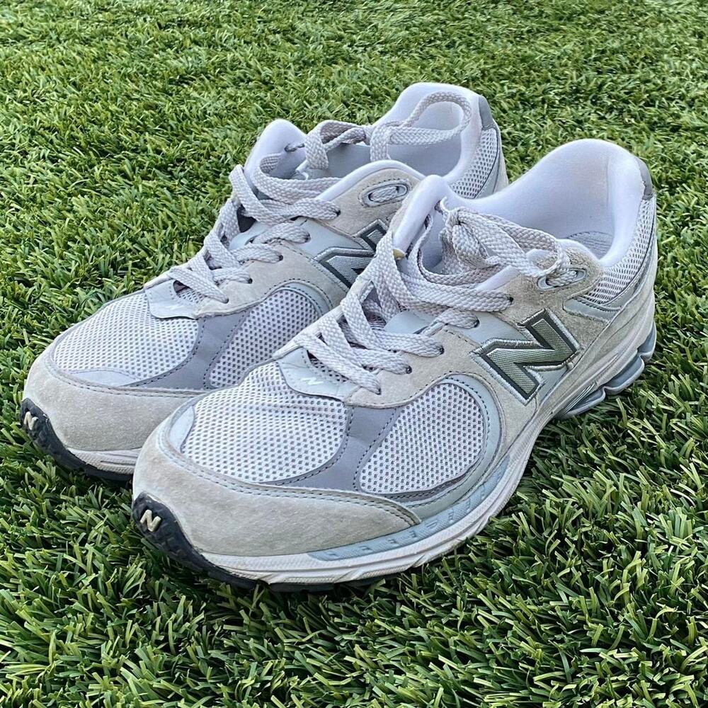 New Balance 2002r Light Grey Athletic Trainers Size US Men's 10
